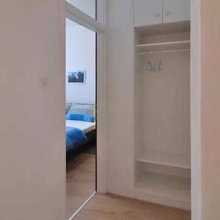 Nemo Apartment Split