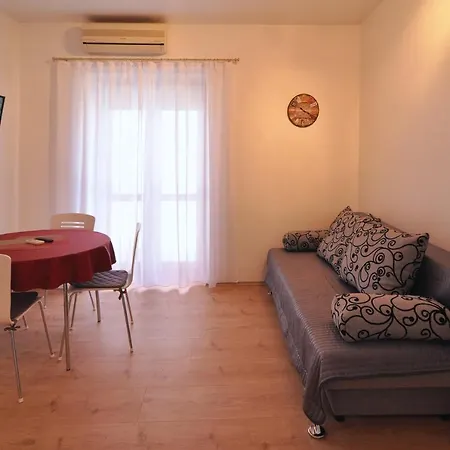 Nemo Apartment Split